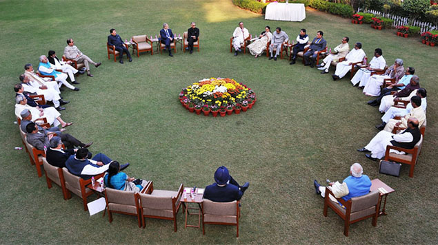 Who runs India