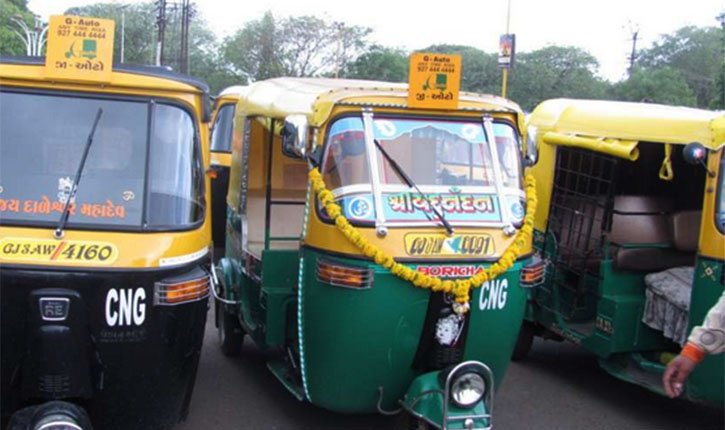 Muslim Auto Rickshaw Driver Attacked