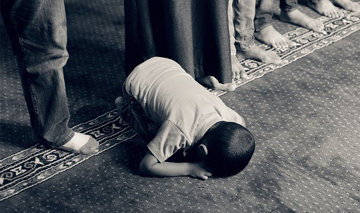 Namaz on roads