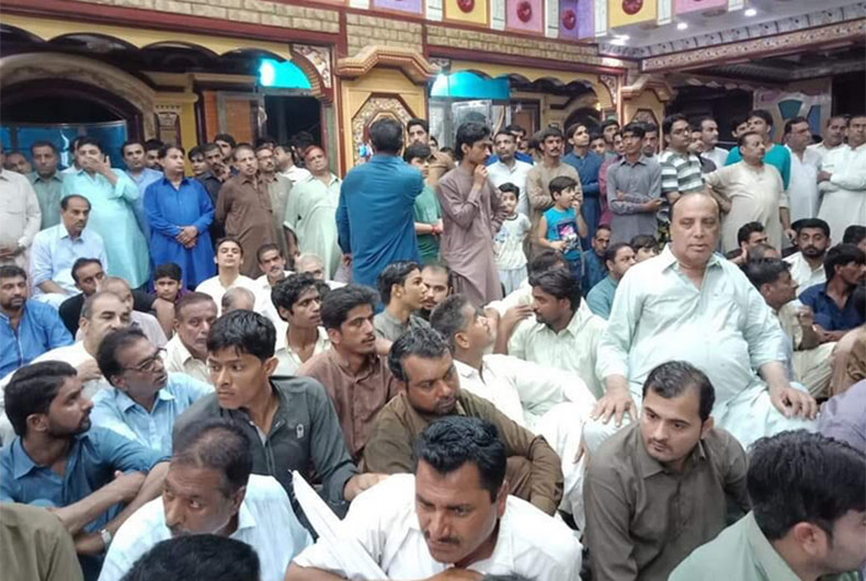 Pakistan Muslims support Hindus