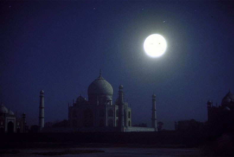 Viewing Taj Mahal under full moon from these spots is more exhilarating