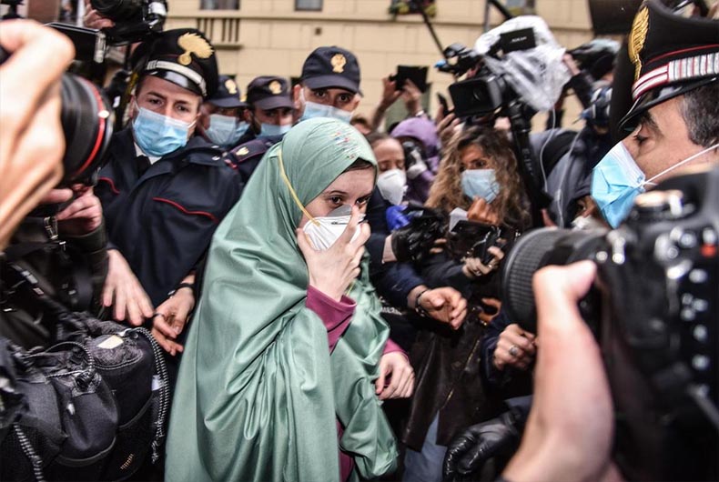 Italian Aid Worker Converts to Islam