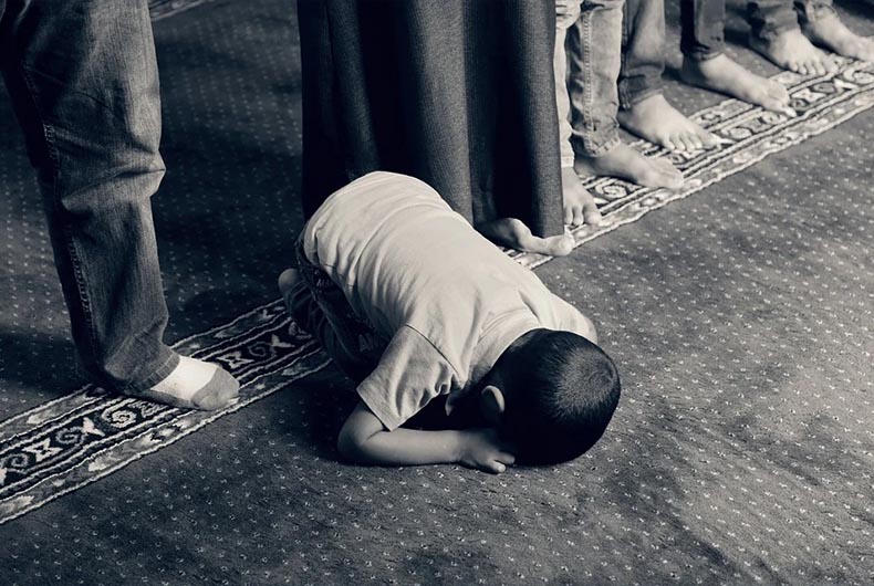 How to offer Eid prayer at home