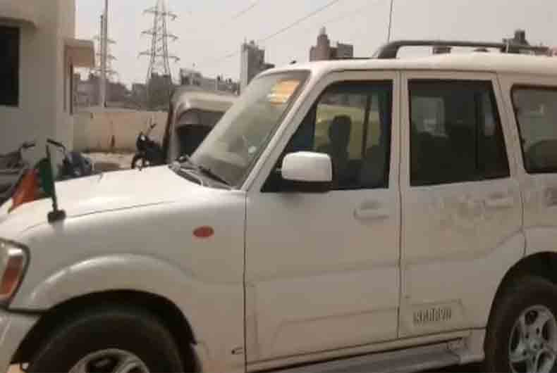 Car with BJP flag