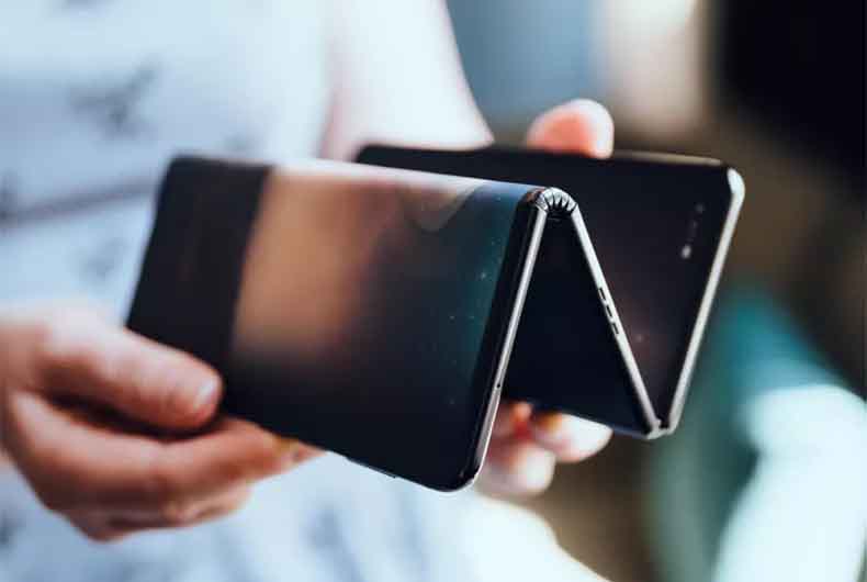Tri Fold Display Phone