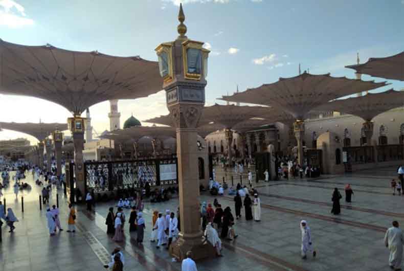 Inside Masjid e Nabawi