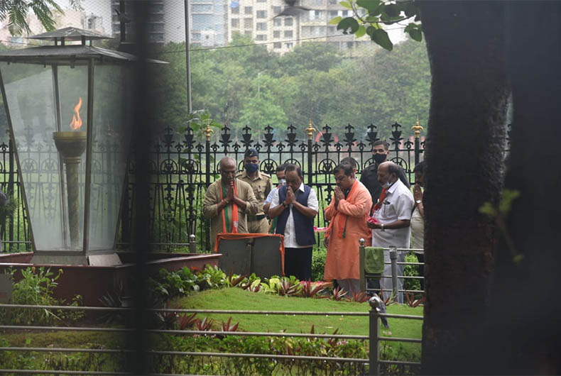 Rane at Thackeray memorial