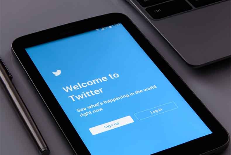 Twitter vs Australia