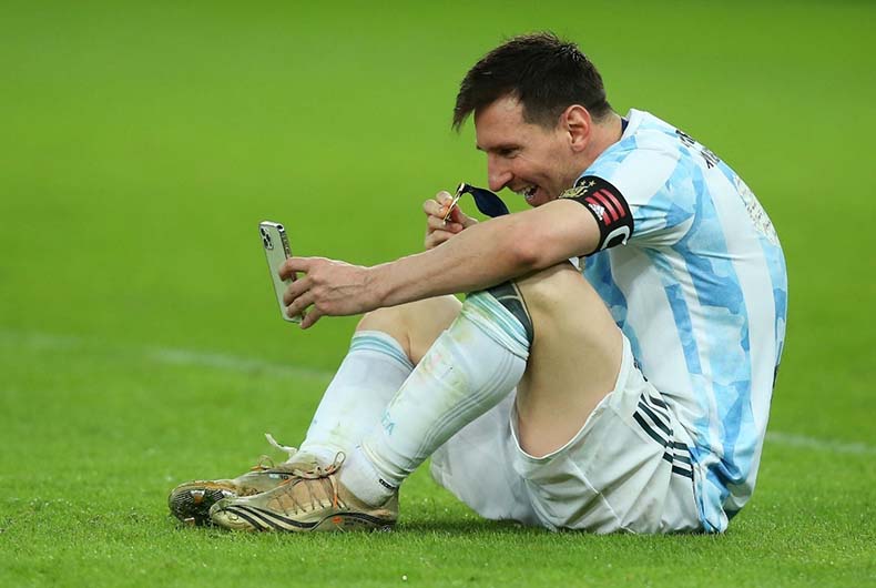 Messi Calls Wife