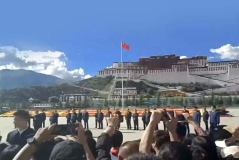 Xi Visits Tibet