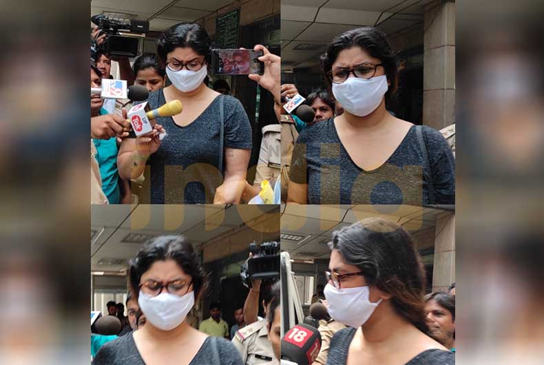 Noida Woman