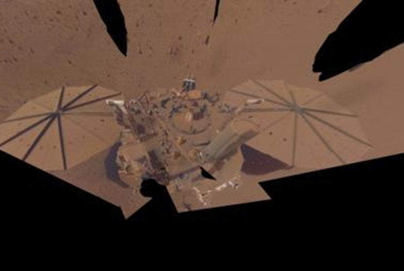 Insight Mars selfie