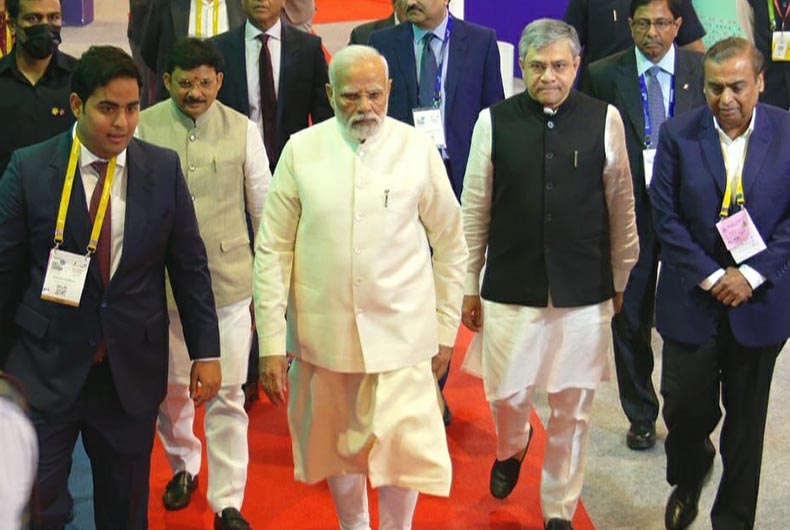 5G Service launched in India - List of first 13 cities and other updates
