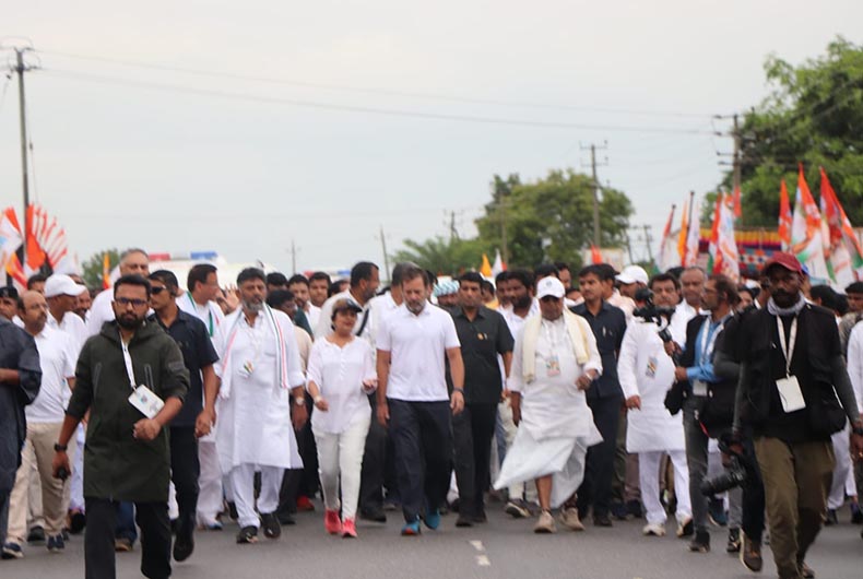 Bharat Jodo Yatra Day 2 in Karnataka - Energised Congress workers and other key highlights