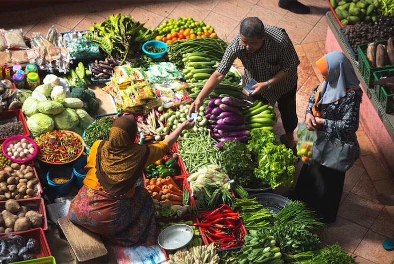 India Retail Inflation up at 7.41%, IIP down by 0.8%