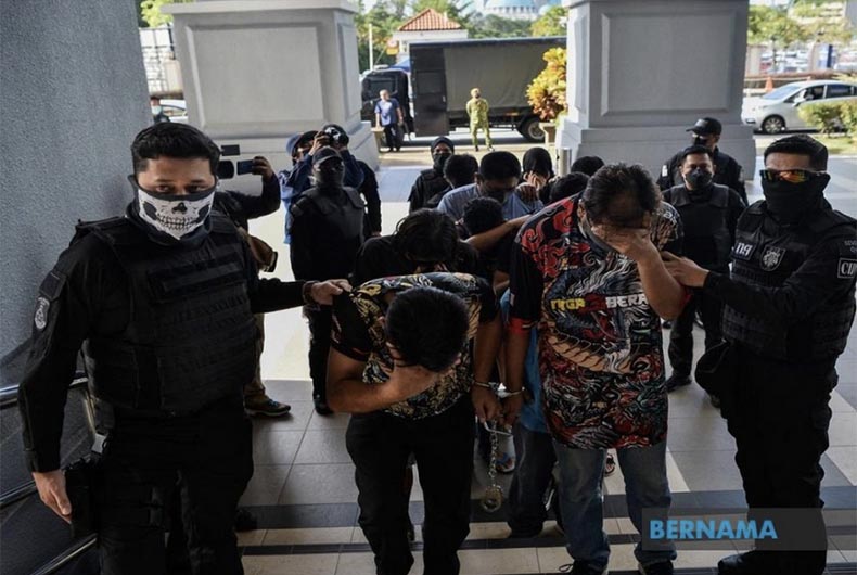 Malaysia busts Mossad Cell, video shows 'Israeli Agents' hiding their faces in shame