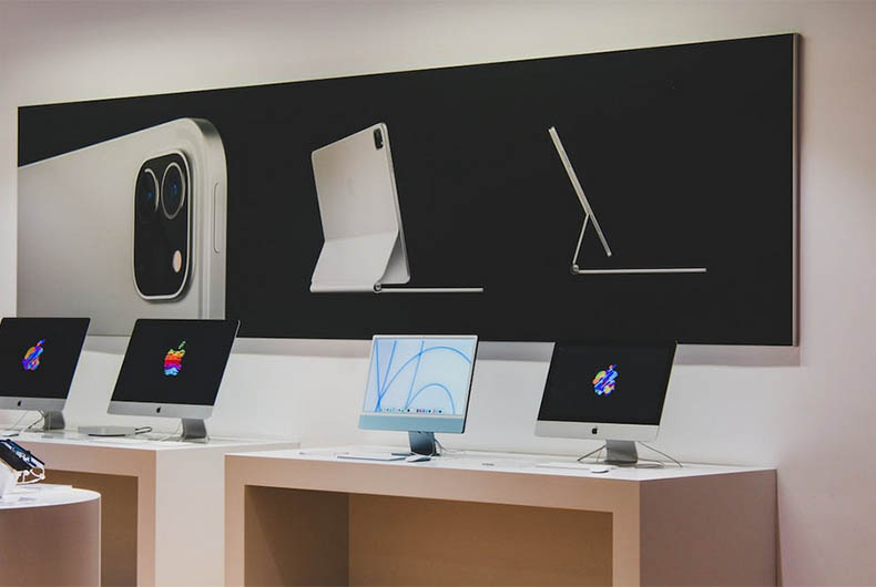 Upbeat by record sales, Tim Cook decides to open Apple Retail Store in ...