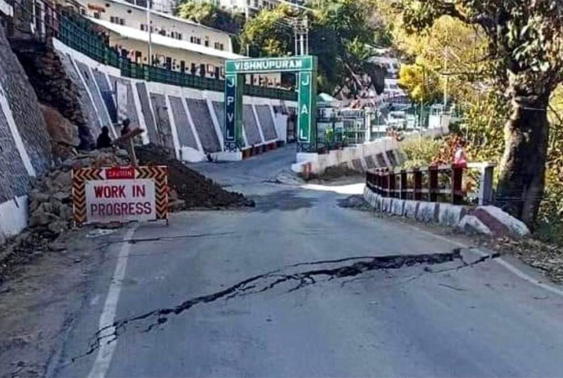 Residents live in constant fear as situation in Joshimath remains alarming