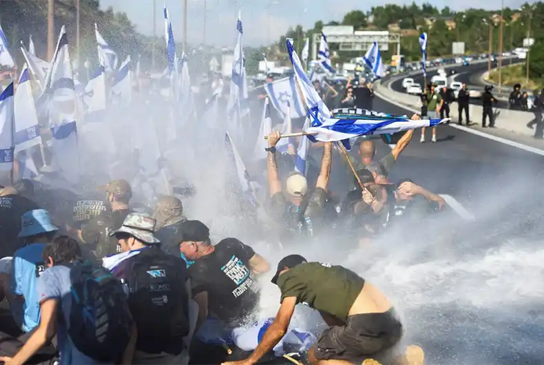 Never seen before protests in Israel after Knesset passes law crippling SC wings
