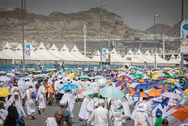 Mina 2023 Live: Labbaik on their lips, Hujjaj on way to The Tent City