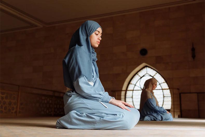 Ramadan 2023: Lucknow Eidgah allows women to offer Tarawih prayers