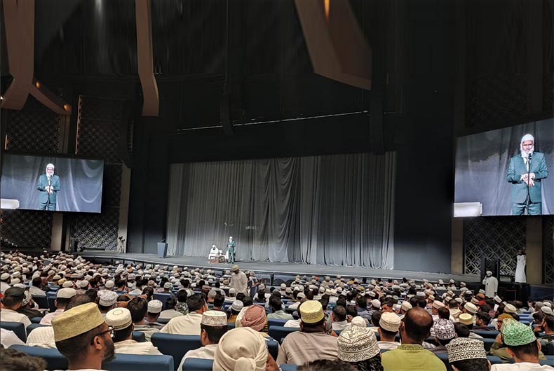 Hundreds throng to listen Dr Zakir Naik’s Ramadan Series Lectures in Oman