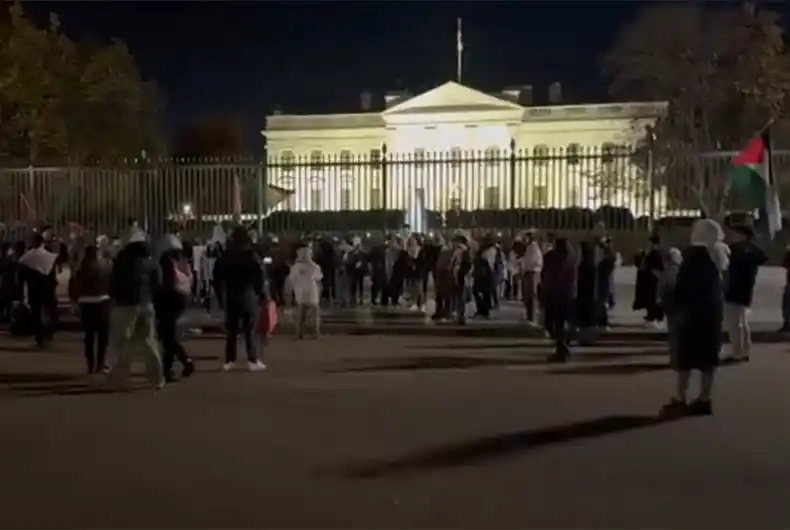 ‘Biden, you are guilty of genocide’: Protest at White House as Israelis invade Al Shifa Hospital