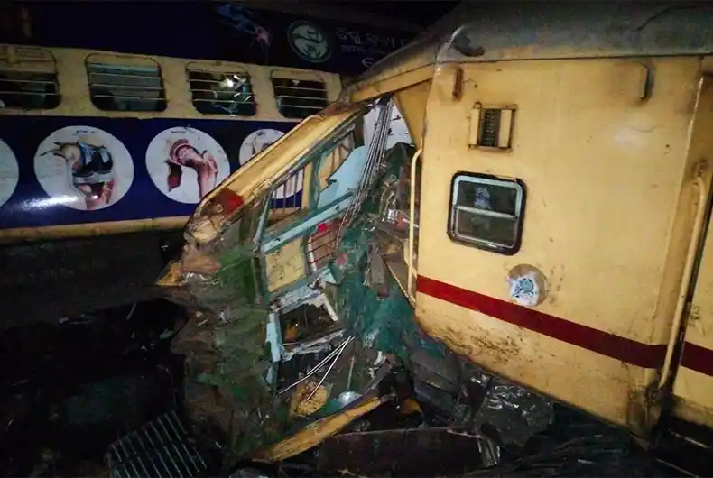 Two passenger trains collide near Vizianagaram in AP, 13 dead