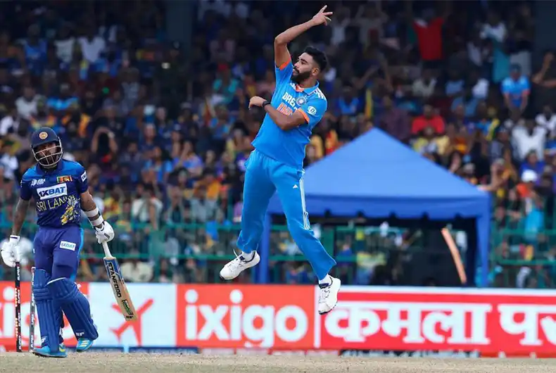 Helped by Siraj’s 6-wicket haul, India wins 8th Asia Cup title
