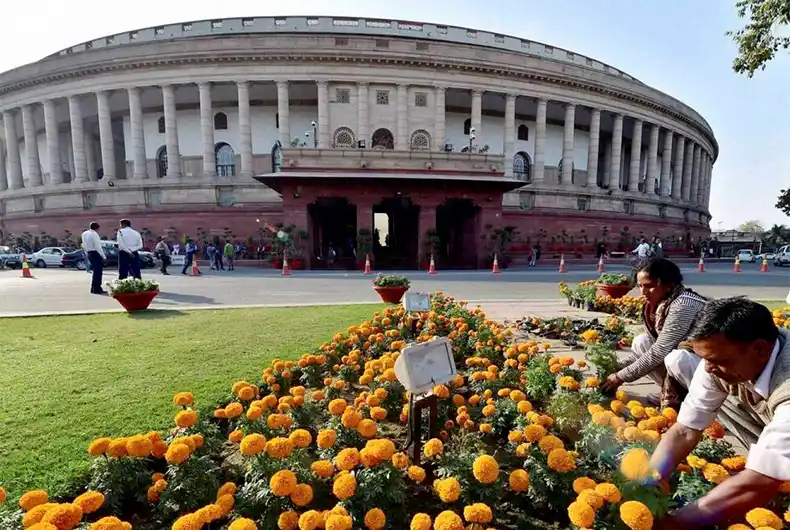 Parliament Holds Its Last Session in Old Iconic Building