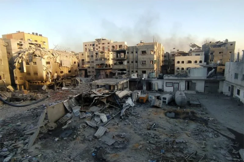 Israeli forces burn Gaza hospital; Kidnap director, other staff