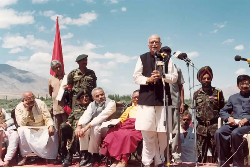 Bharat Ratna to WHICH Advani?