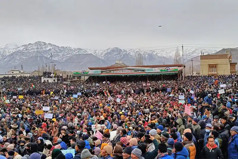 Braving freezing cold, thousands march in Ladakh demanding statehood