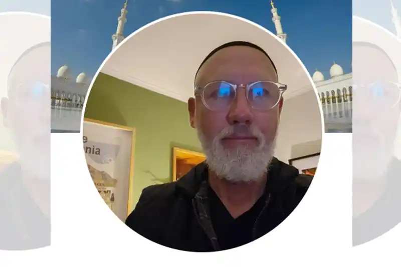 Australian Priest embraces Islam after serving Church for 45 years