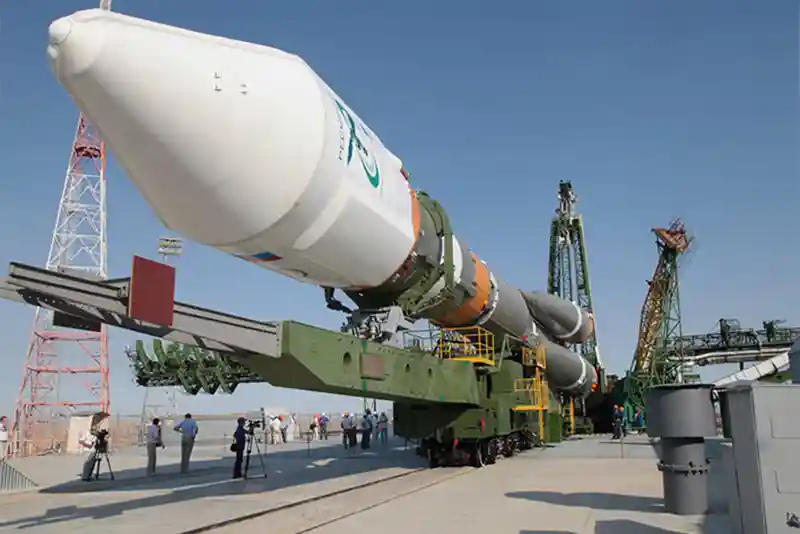 Russian satellite breaks up into pieces, forces ISS astronauts to take shelter