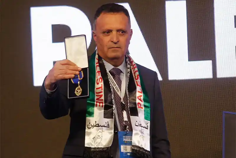 Palestinian scribes covering Gaza war awarded UNESCO World Press Freedom Prize