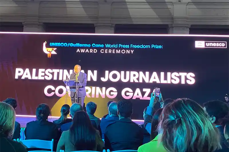 Palestinian scribes covering Gaza war awarded UNESCO World Press Freedom Prize