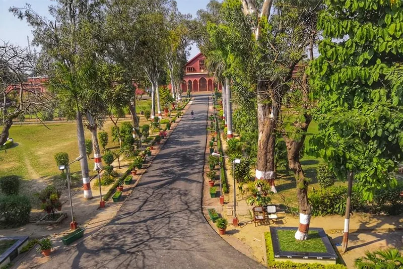 Legacy of Sir Syed Ahmad Khan and Responsibilities of AMU Alumni