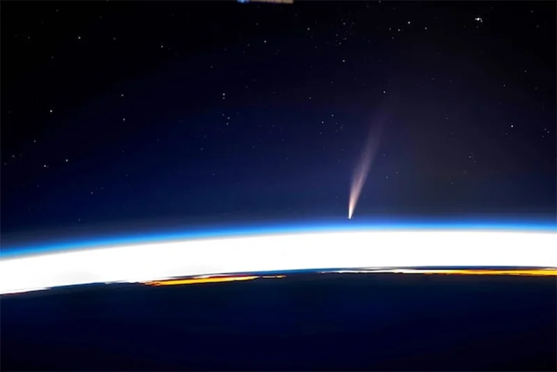 Pictures: Comet blazing now in sky will be seen after 160K years