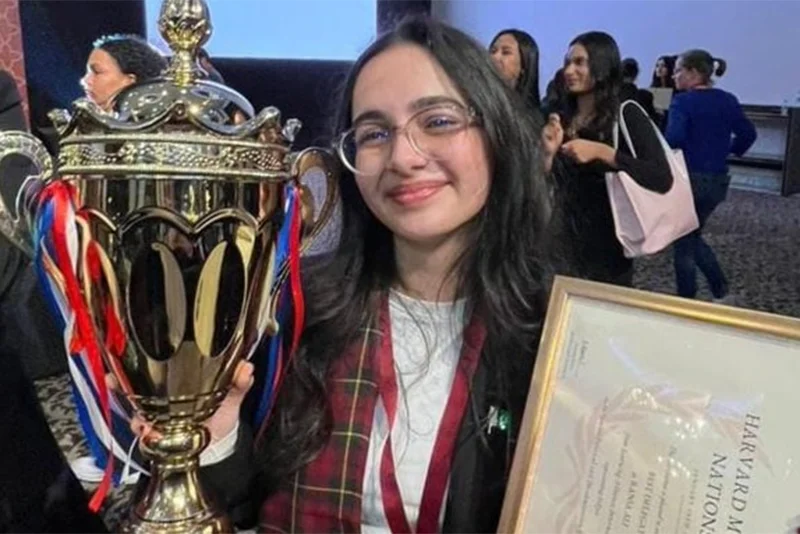Two Pakistani students win highest awards at Harvard MUN Dubai