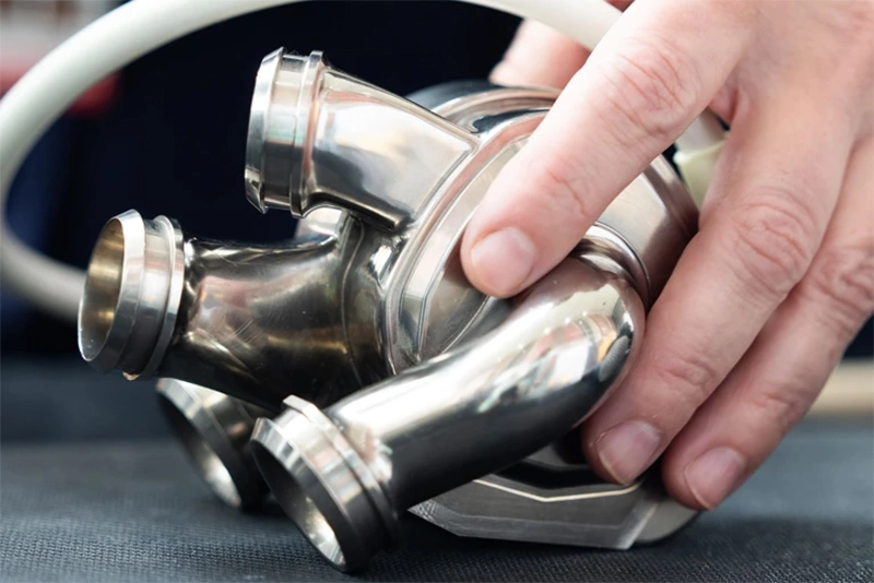Man lives with titanium heart, gets donor after 100 days