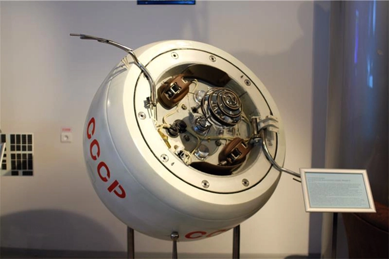 Kosmos 482 crashes to unknown site on Earth