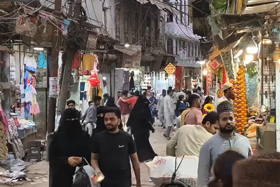 In Pictures: Setting Own Home on Fire, Cries of People as Dalmandi Bulldozed